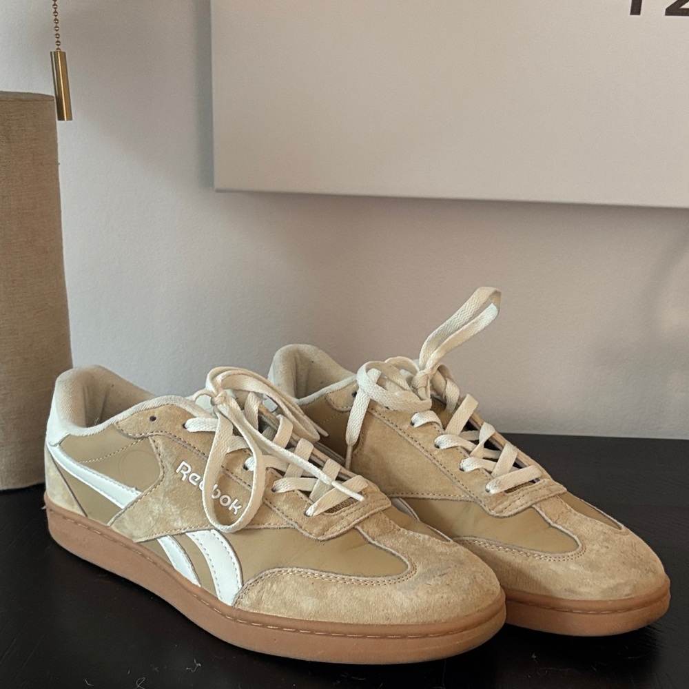 Reebok Men's Tan and White Sneakers 8.5